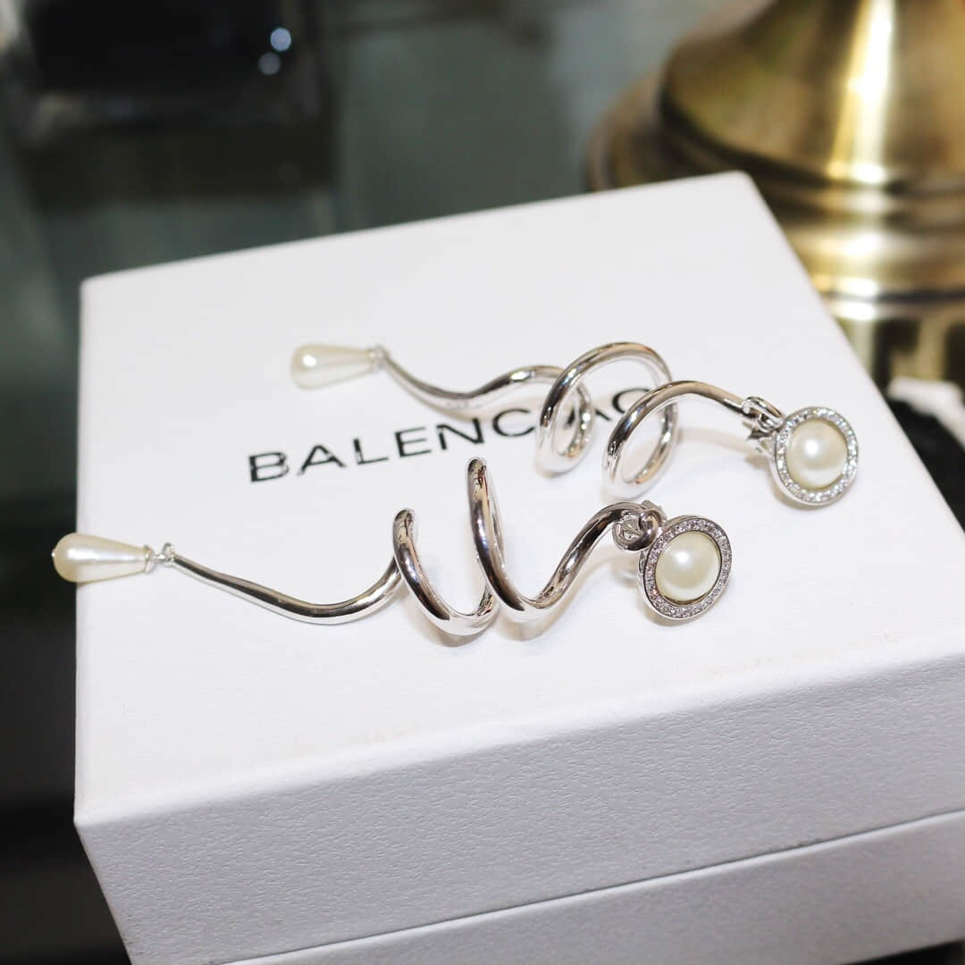 巴黎世家 Balenciaga 专柜一致黄铜材质电镀18k金 18款耳钉耳环