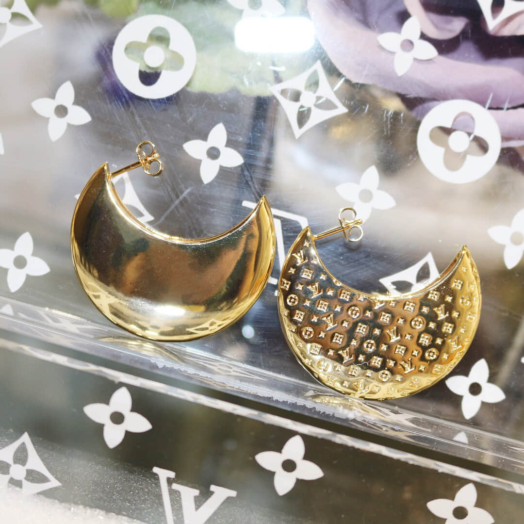 Louis Vuitton 路易威登 专柜一致黄铜材质 LV耳环耳钉
