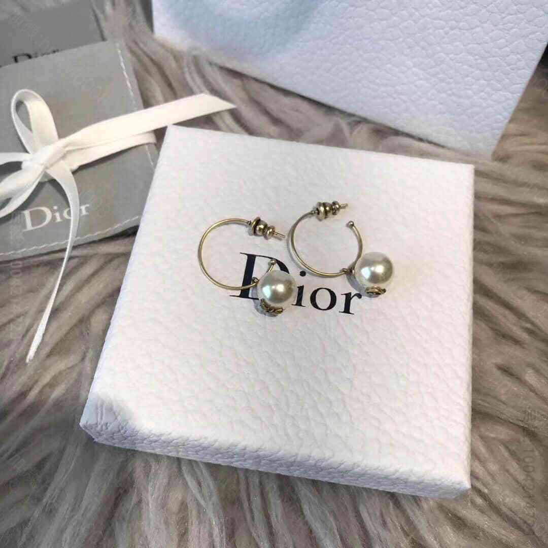 复刻迪奥耳钉首饰 迪奥耳钉 DIOR 迪奥 专柜一致黄铜材质 2023新款珍珠蜜蜂CD耳钉耳环 复刻迪奥首饰网站 奢侈饰品网 