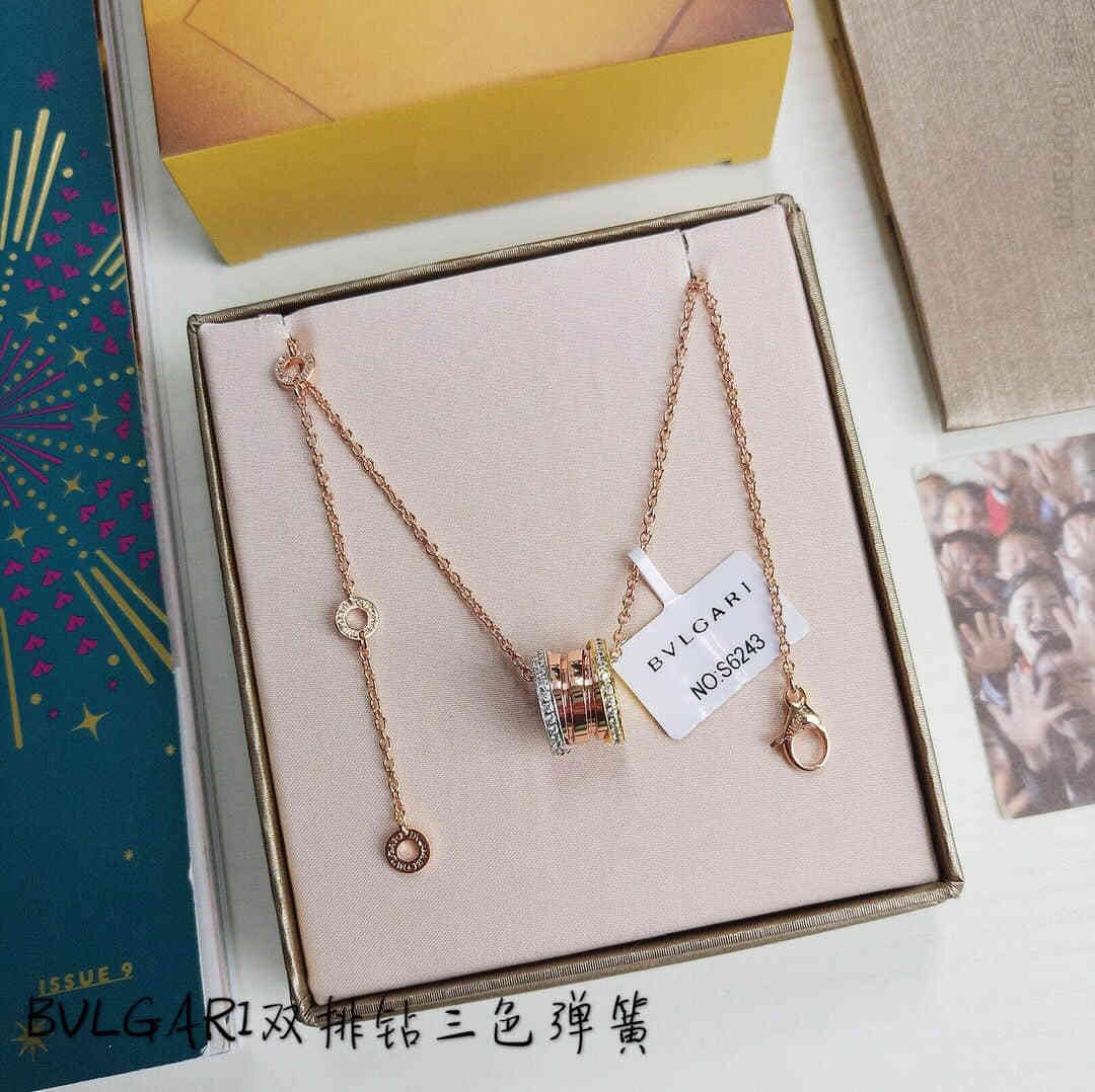 宝格丽BVLGARI 亚金材质 电镀k金层 三色弹簧双排钻项链