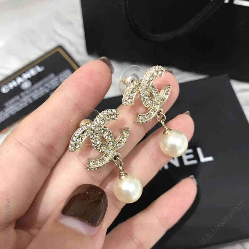 CHANEL香奈儿 专柜一致黄铜材质 施华洛世奇进口钻 施华洛珍珠 钻金色珍珠双c耳钉