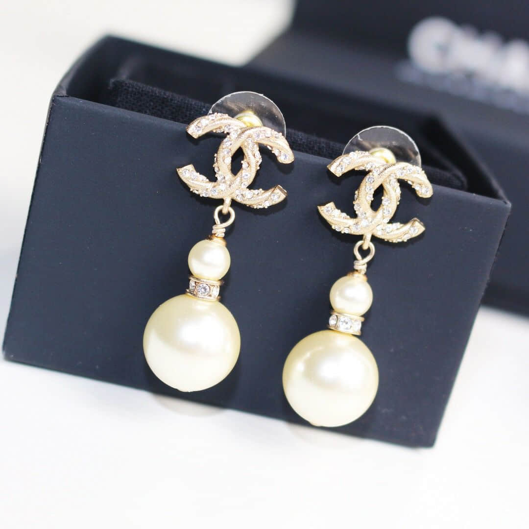 CHANEL香奈儿 专柜一致黄铜材质 18款双c珍珠耳钉耳环