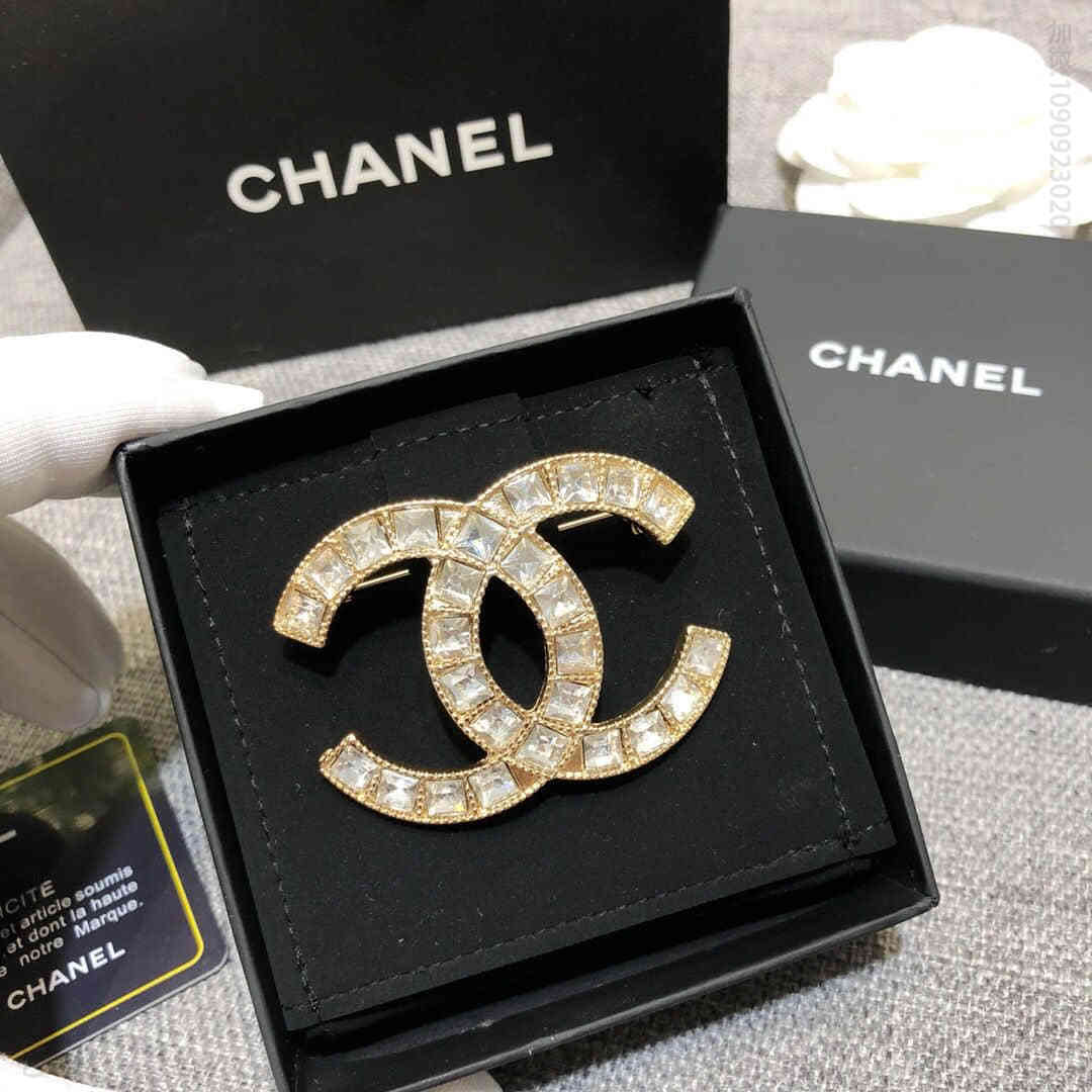 CHANEL香奈儿 专柜一致黄铜材质 经典款双c方钻胸针