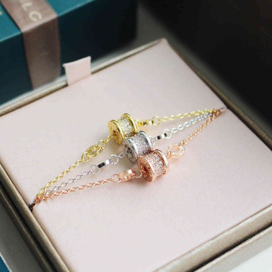宝格丽BVLGARI 亚金材质 电镀k金层 镶嵌进口仿真钻 小号满钻小蛮腰手链