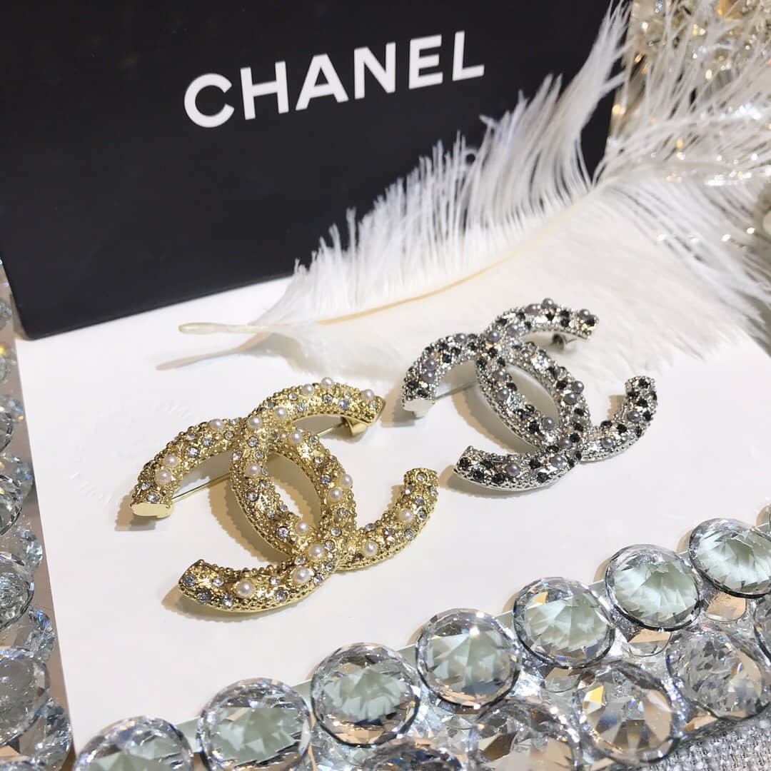 CHANEL/香奈儿 专柜一致黄铜材质 18年经典款带钻珍珠胸针