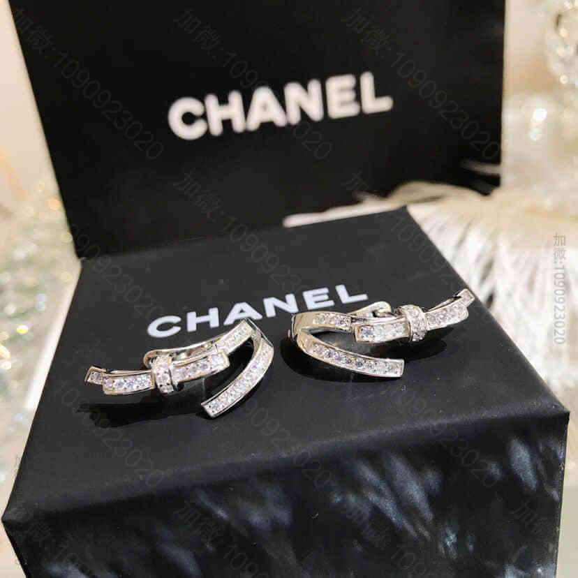 CHANEL香奈儿 18年经典款925纯银蝴蝶结耳钉耳环