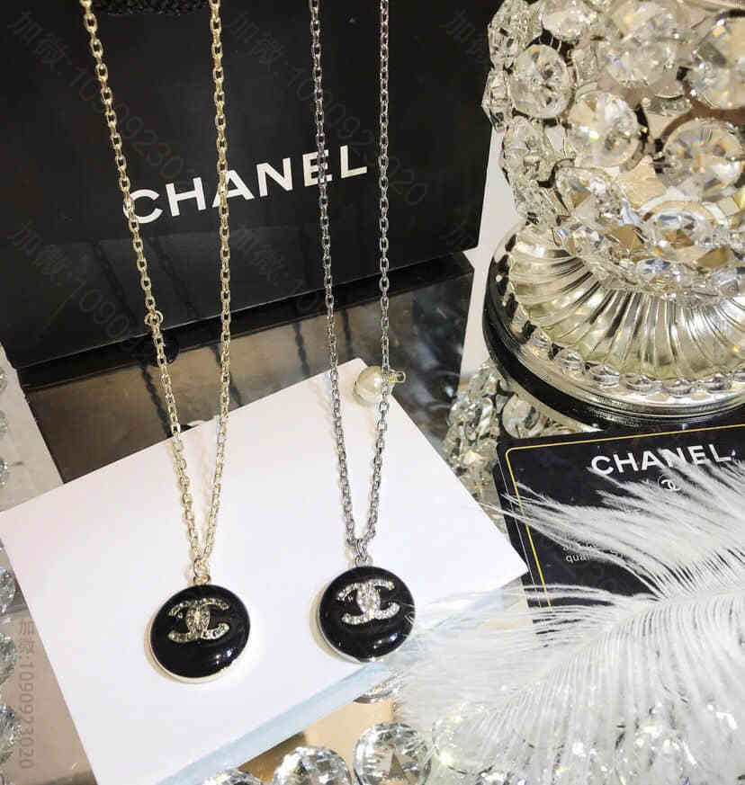 CHANEL香奈儿 专柜一致黄铜材质 18款黑色双c纽扣项链