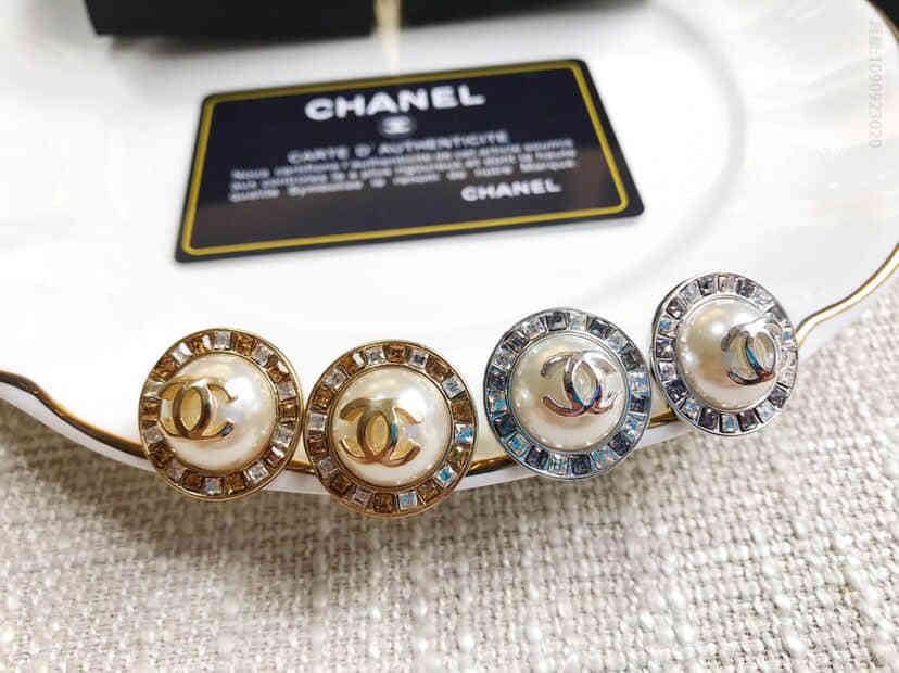 18款CHANEL香奈儿双c珍珠方钻耳钉耳环（批一对）