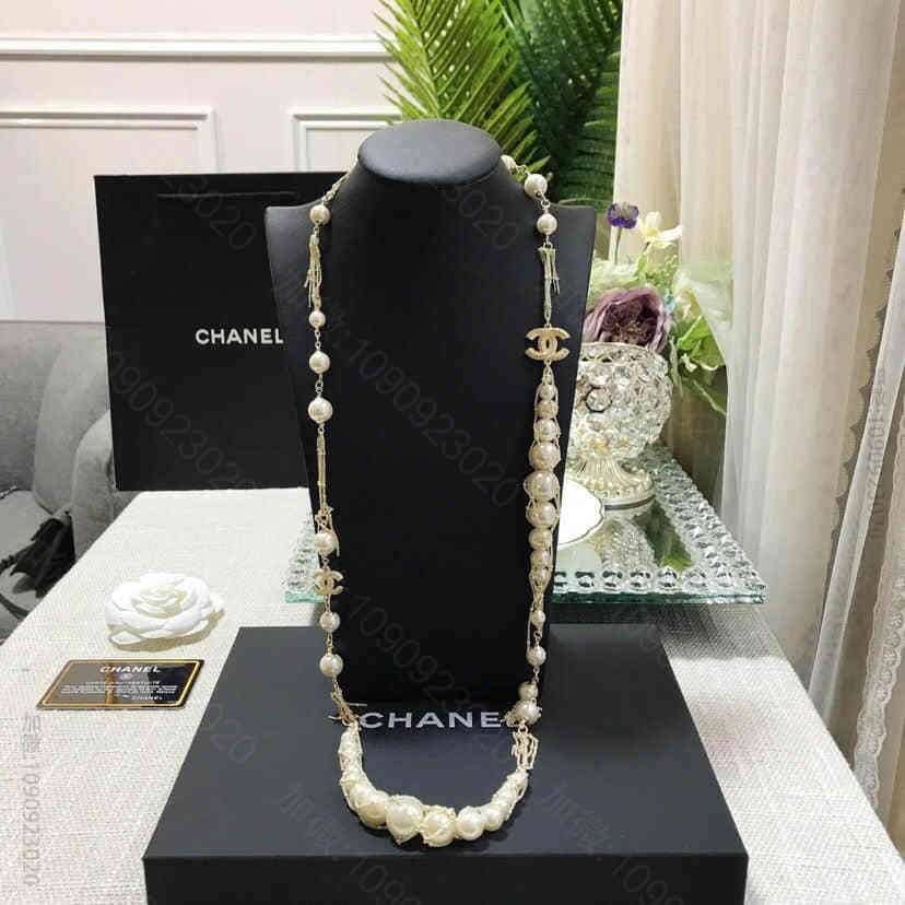 18新款Chanel 香奈儿珍珠双c毛衣链项链