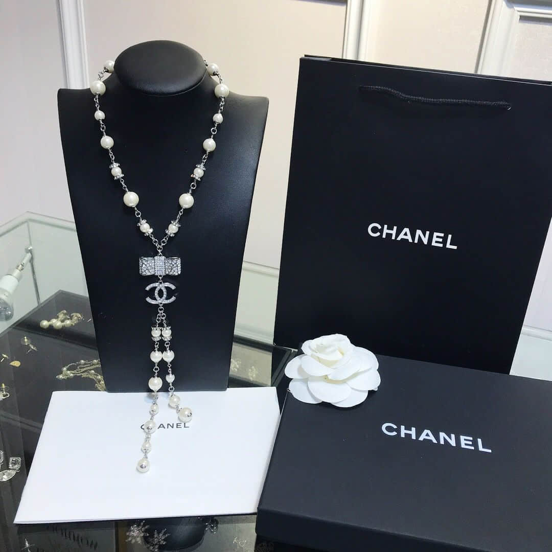 18新款Chanel 香奈儿礼结双c珍珠毛衣链项链
