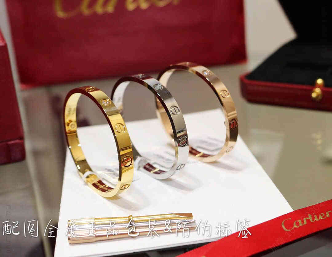 (卡地亚Cartier ) 2023经典款Love系列带钻手镯