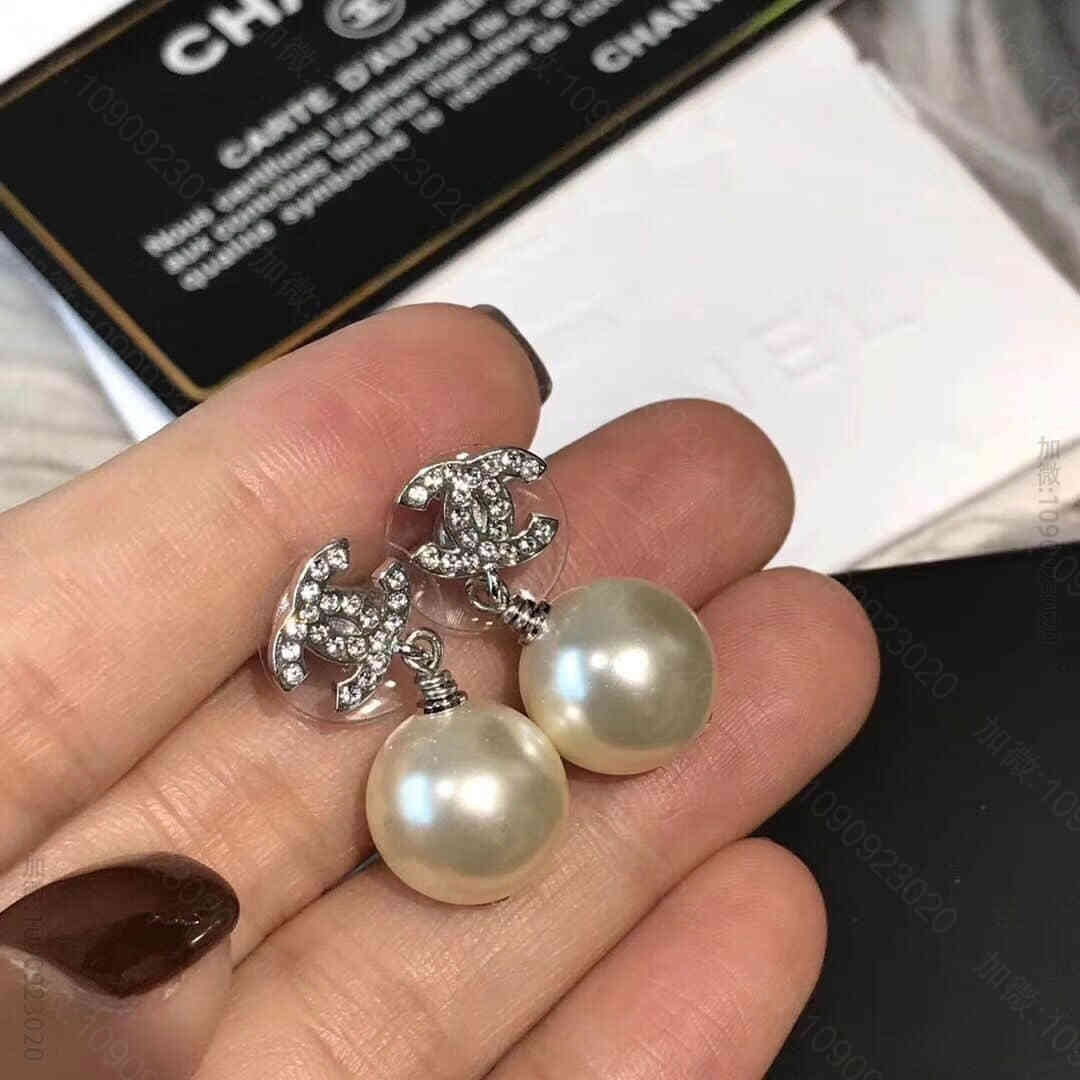 经典款 CHANEL香奈儿珍珠双c满钻耳钉