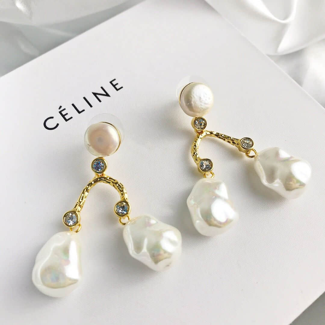 Celine赛琳 专柜一致黄铜材质电镀18k金珍珠耳钉耳环