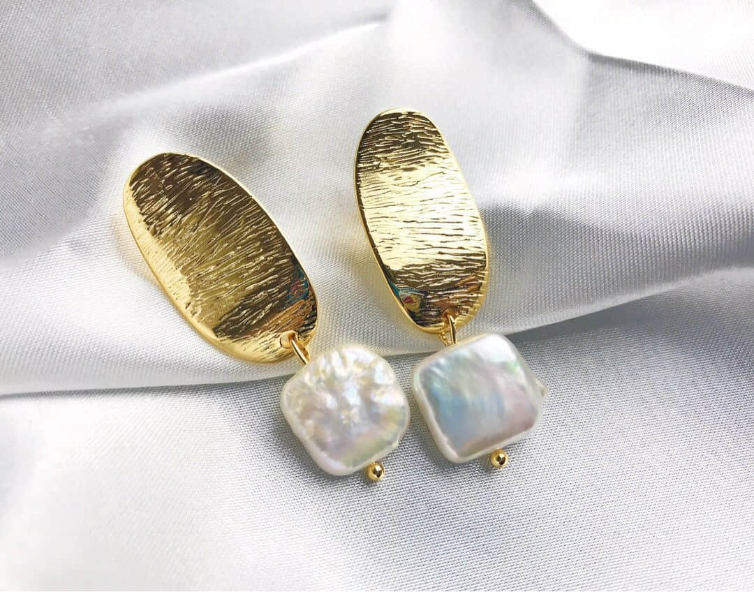 Celine赛琳 专柜一致黄铜材质电镀18k金珍珠耳钉耳环