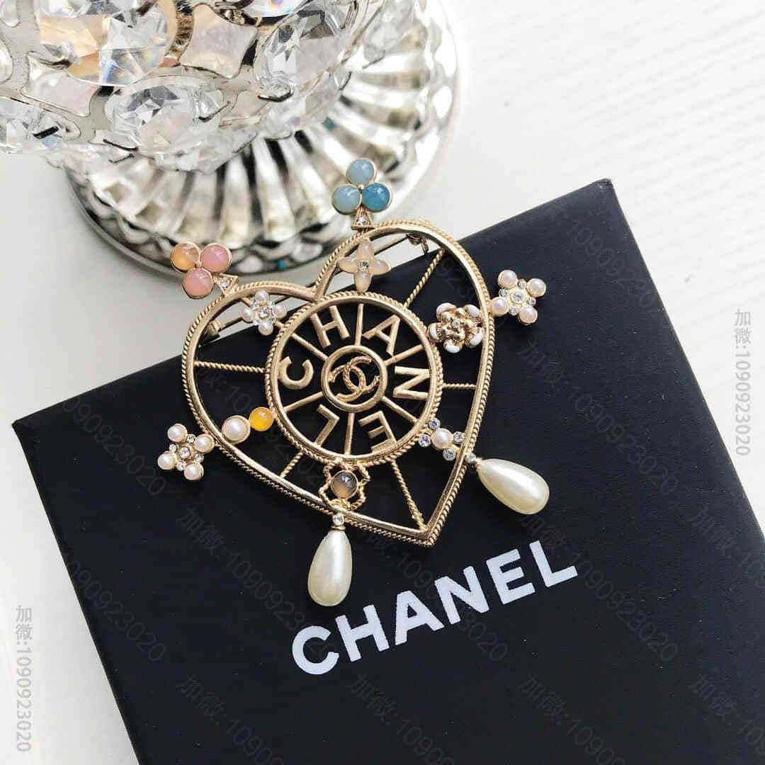 CHANEL香奈儿 专柜一致黄铜材质双c桃心爱心胸针