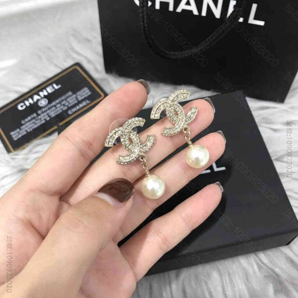 CHANEL香奈儿 2023经典款钻金色珍珠双c耳钉
