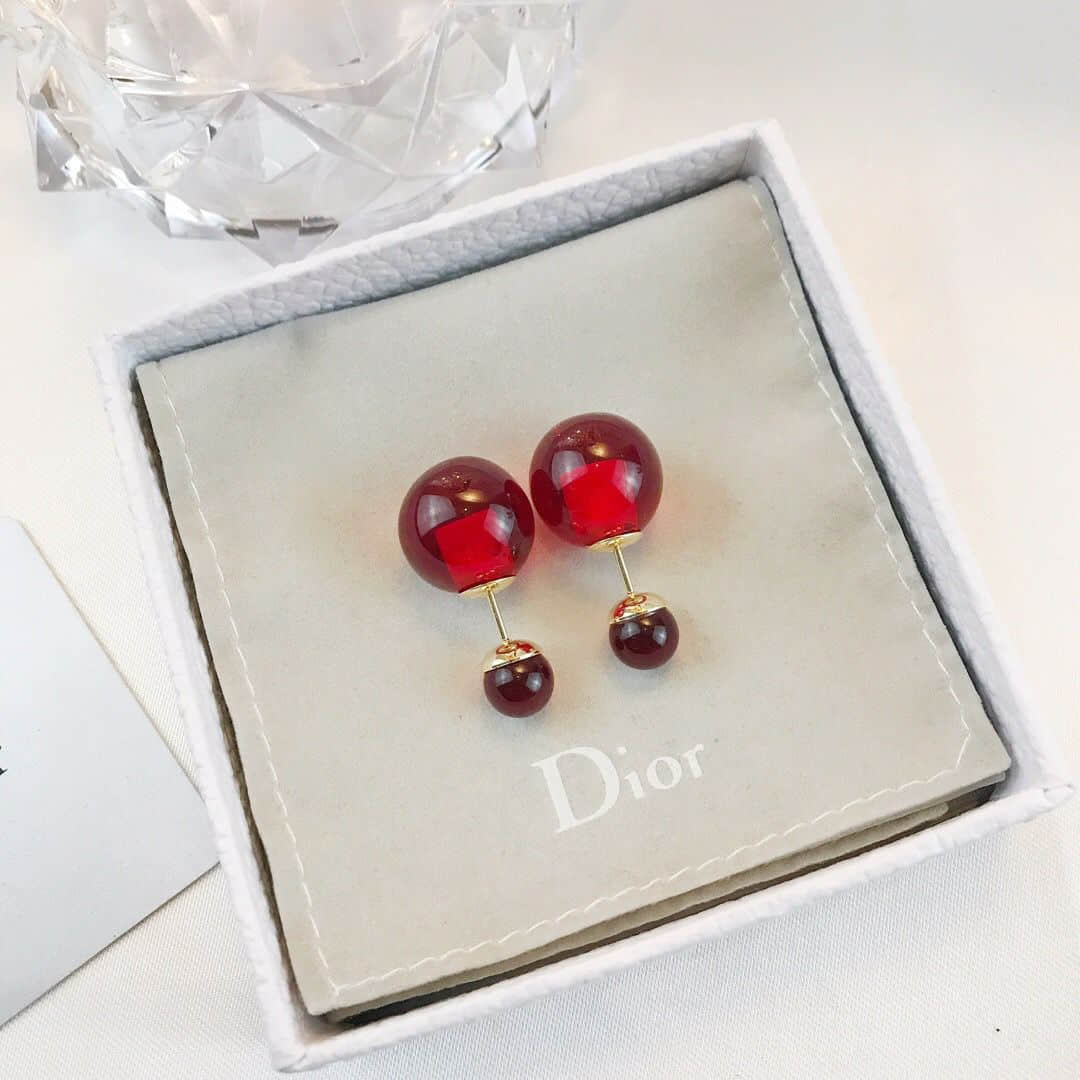 DIOR迪奥 红色琉璃珠材质琉璃珠大小珠耳钉耳环