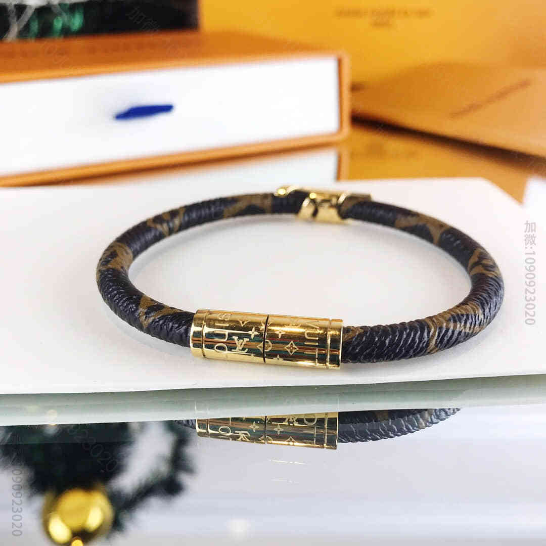 Louis Vuitton 路易威登 新年限定LV老花皮绳手链