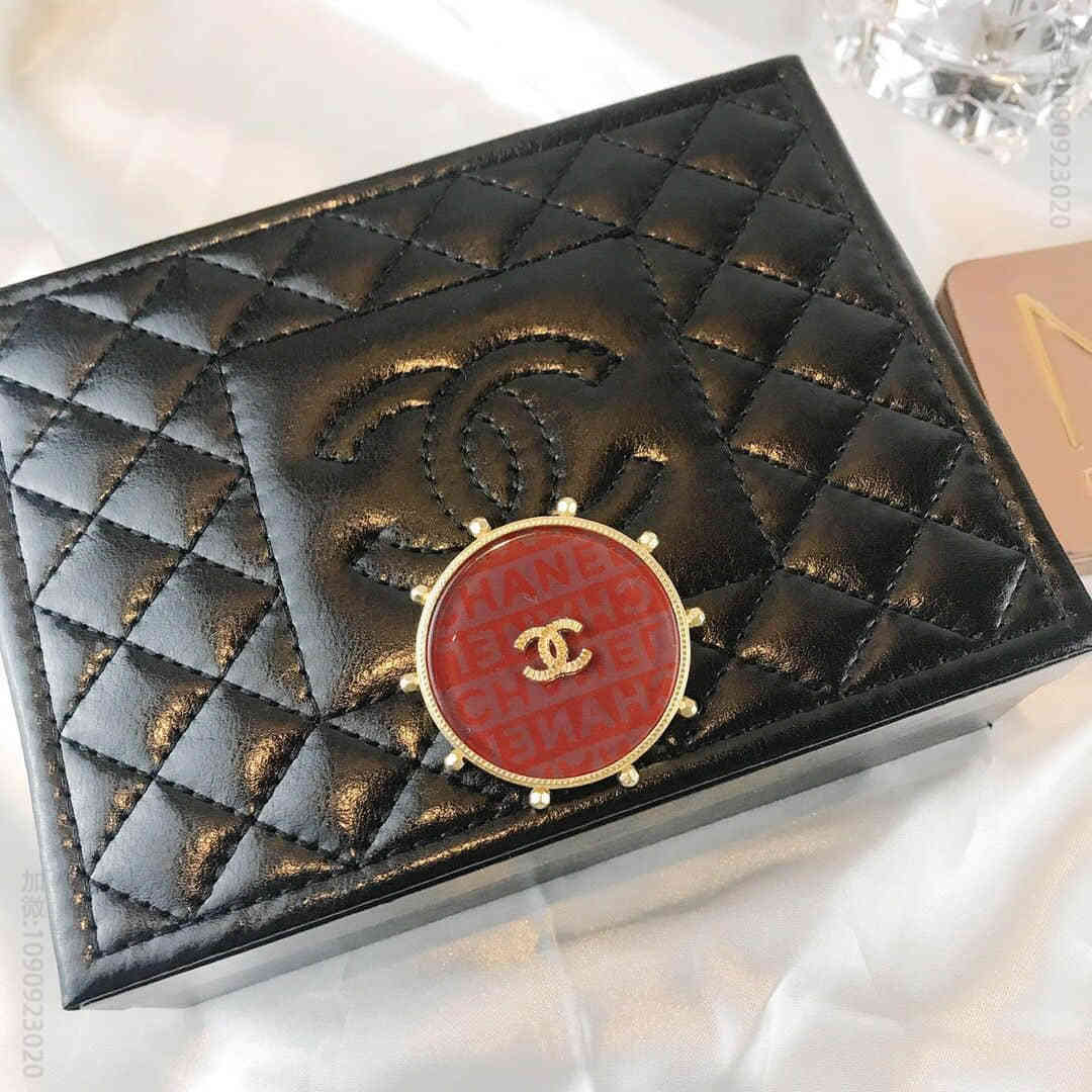 冬季新款CHANEL香奈儿双logo胸针