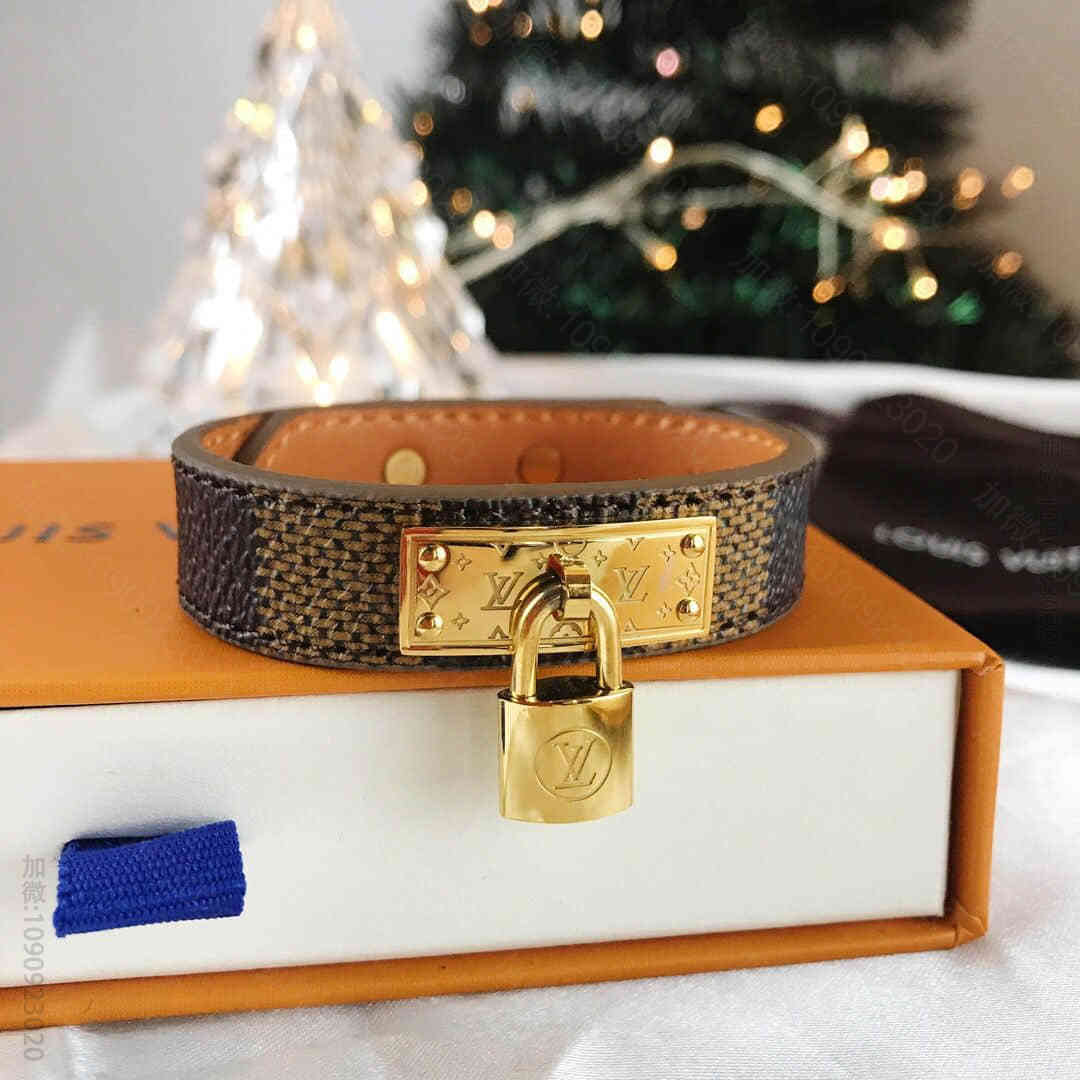 Louis Vuitton 路易威登 LV格子皮绳手链