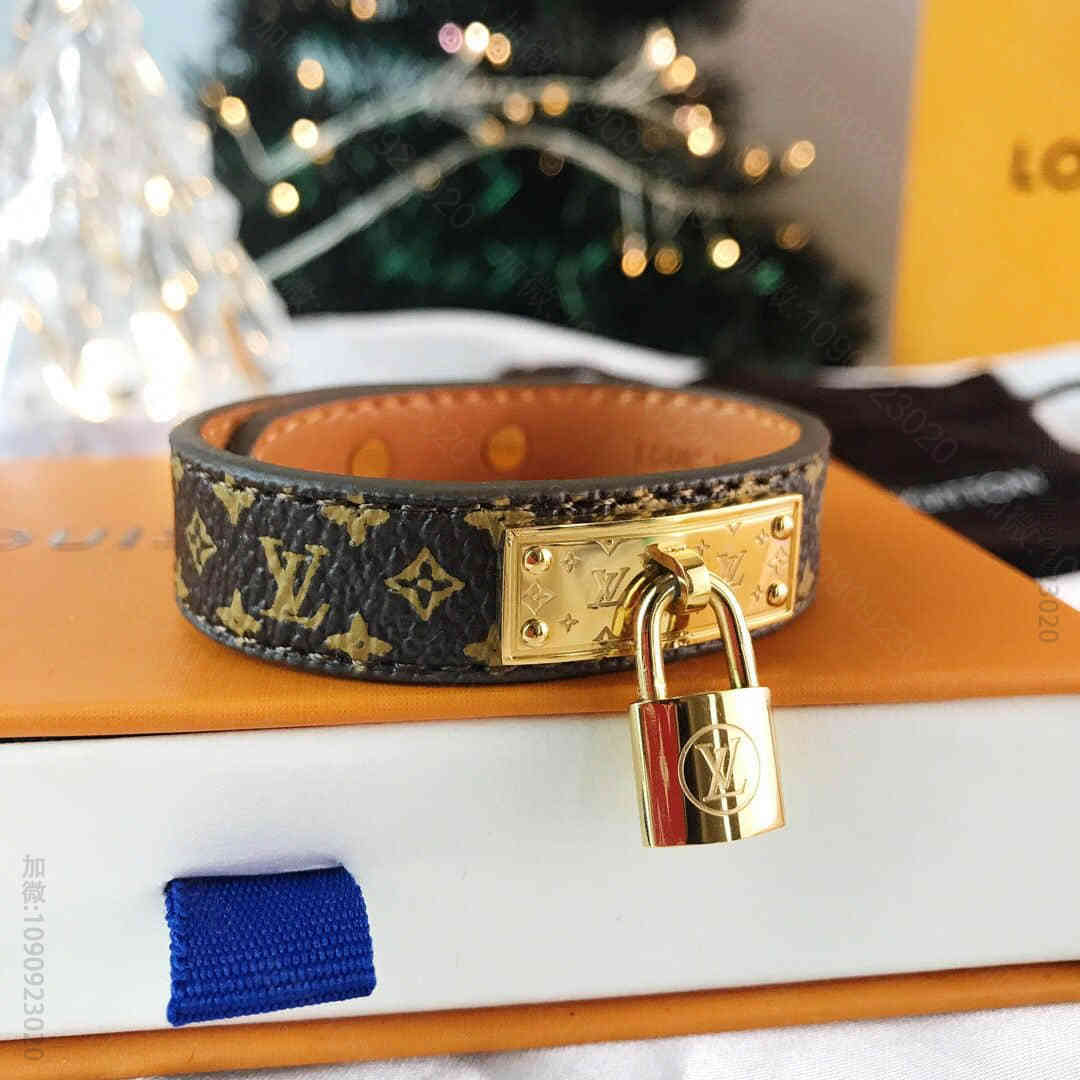Louis Vuitton 路易威登 LV格子皮绳手链