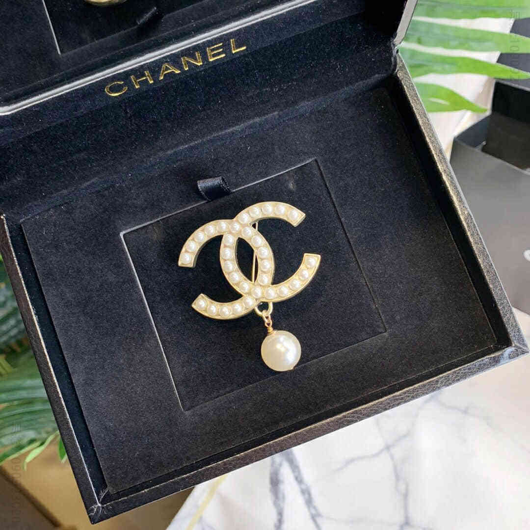 冬季新款CHANEL香奈儿珍珠双c胸针