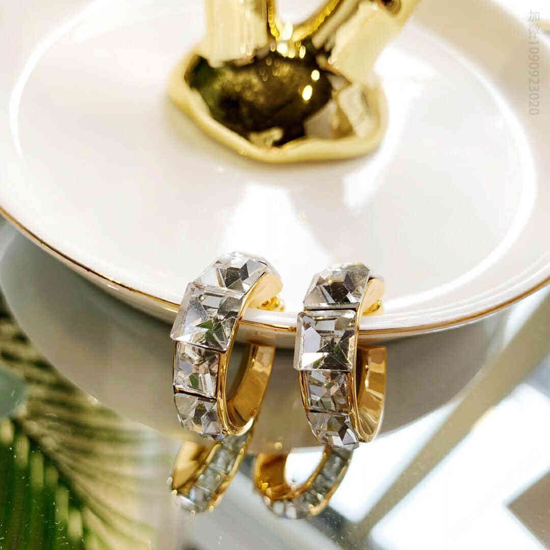 Chloe 专柜一致黄铜材质电镀18k金简约圆形耳环耳钉