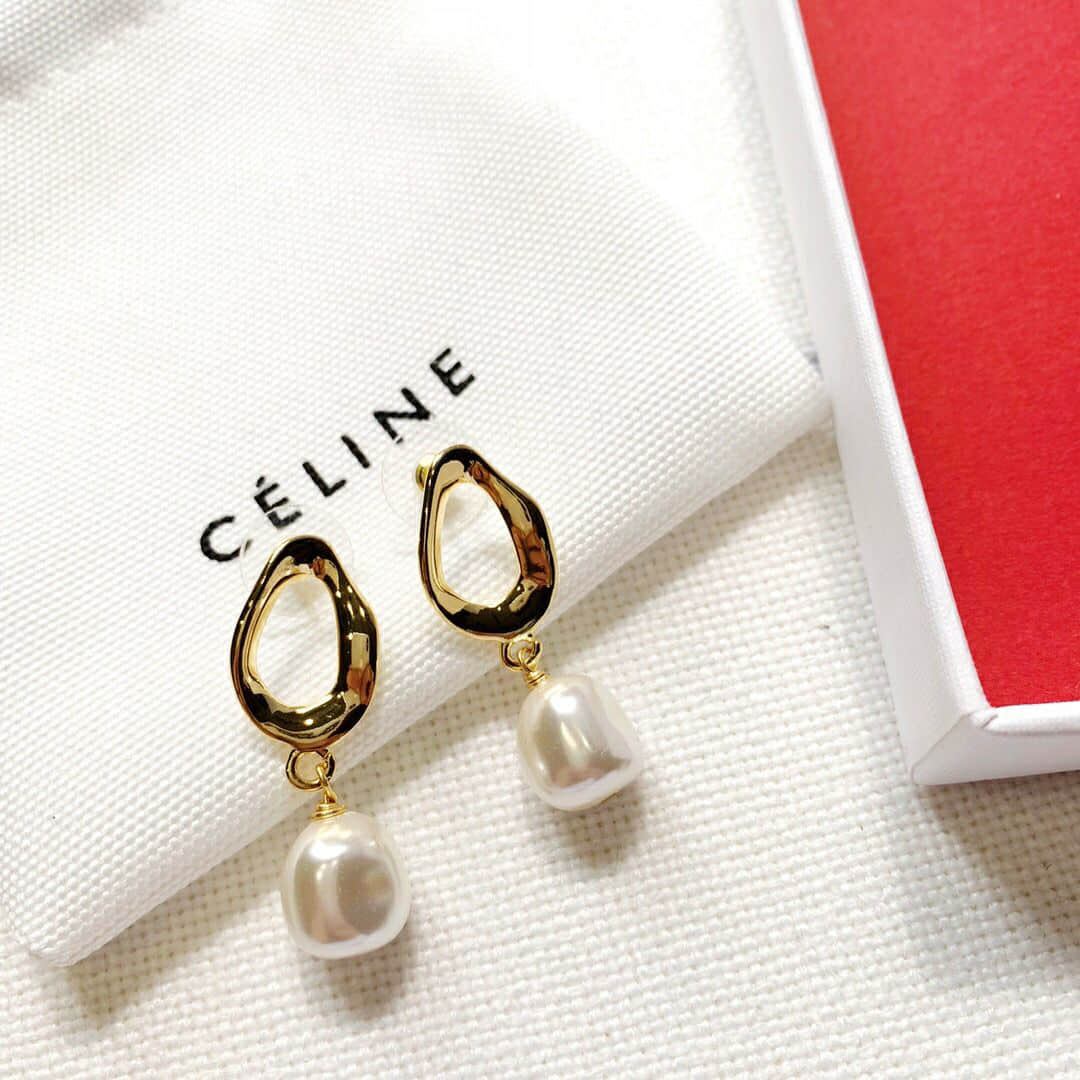 Celine 专柜一致黄铜材质珍珠耳环耳钉