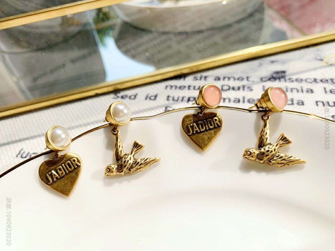 DIOR迪奥 专柜一致黄铜材质桃心燕子耳环耳钉