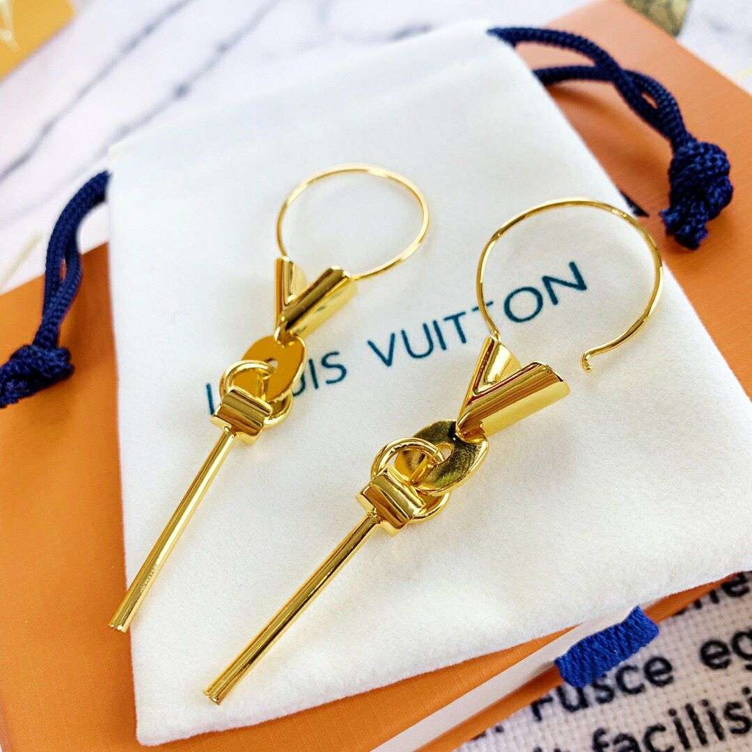 Louis Vuitton 路易威登 LV字母耳环耳钉
