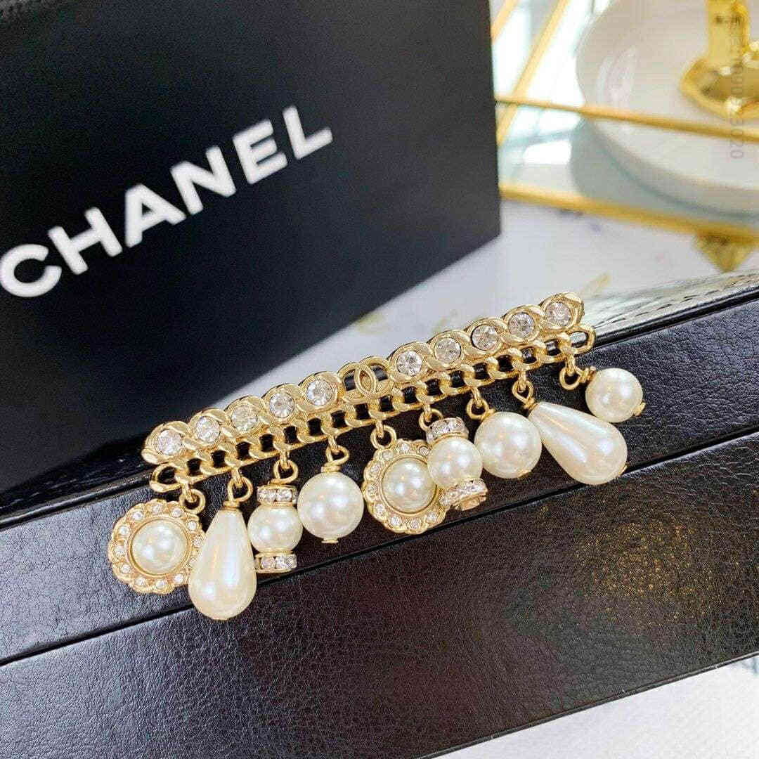 19新款 CHANEL香奈儿双c珍珠胸针