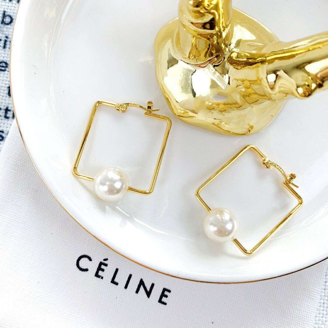 Celine专柜一致黄铜材质赛琳珍珠耳钉耳环