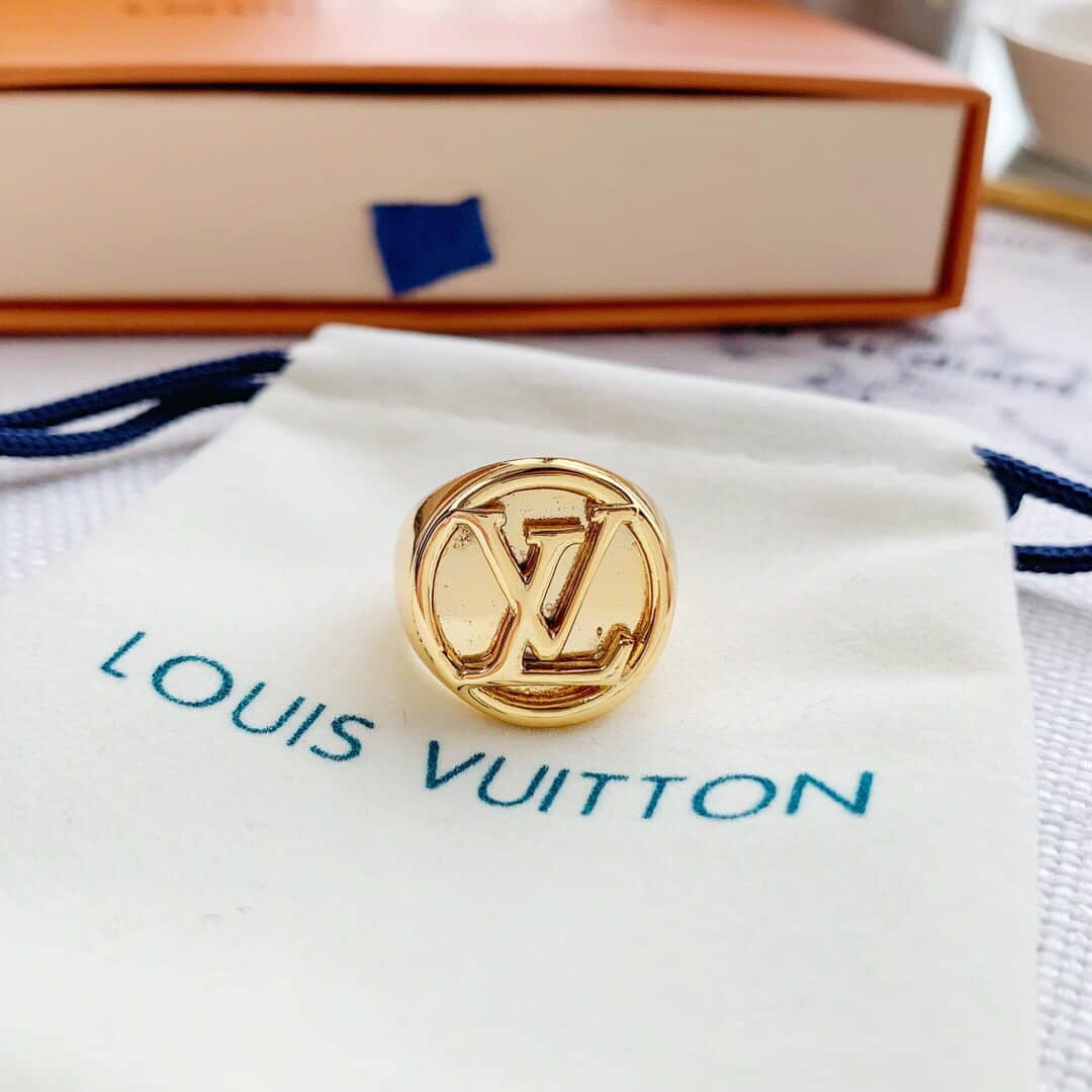 高仿LV戒指饰品 LV饰品 Louis Vuitton 路易威登 lv字母戒指（美码678） 高仿LV戒指商城 