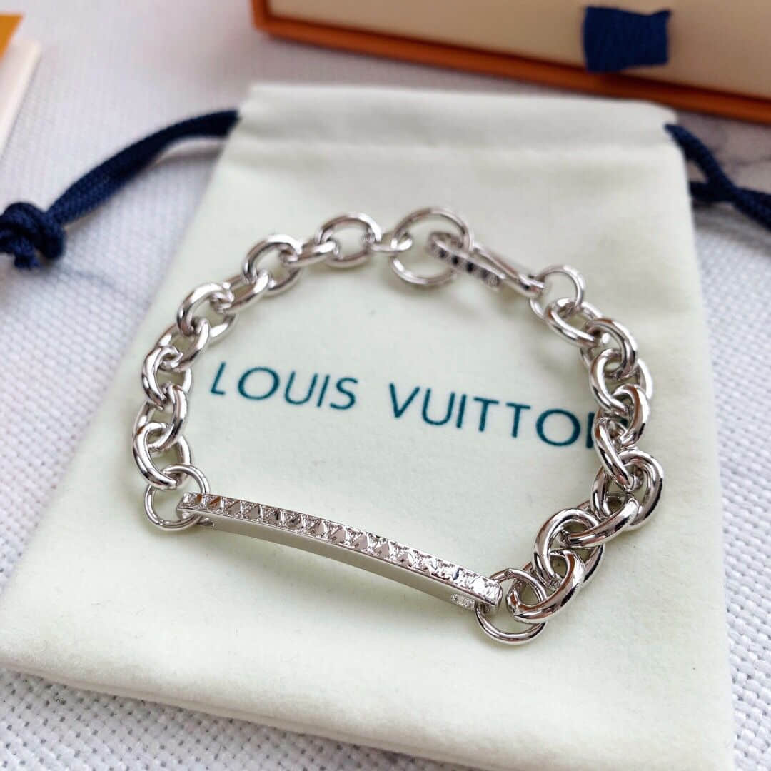 Louis Vuitton 路易威登 专柜一致黄铜材质 LV手链