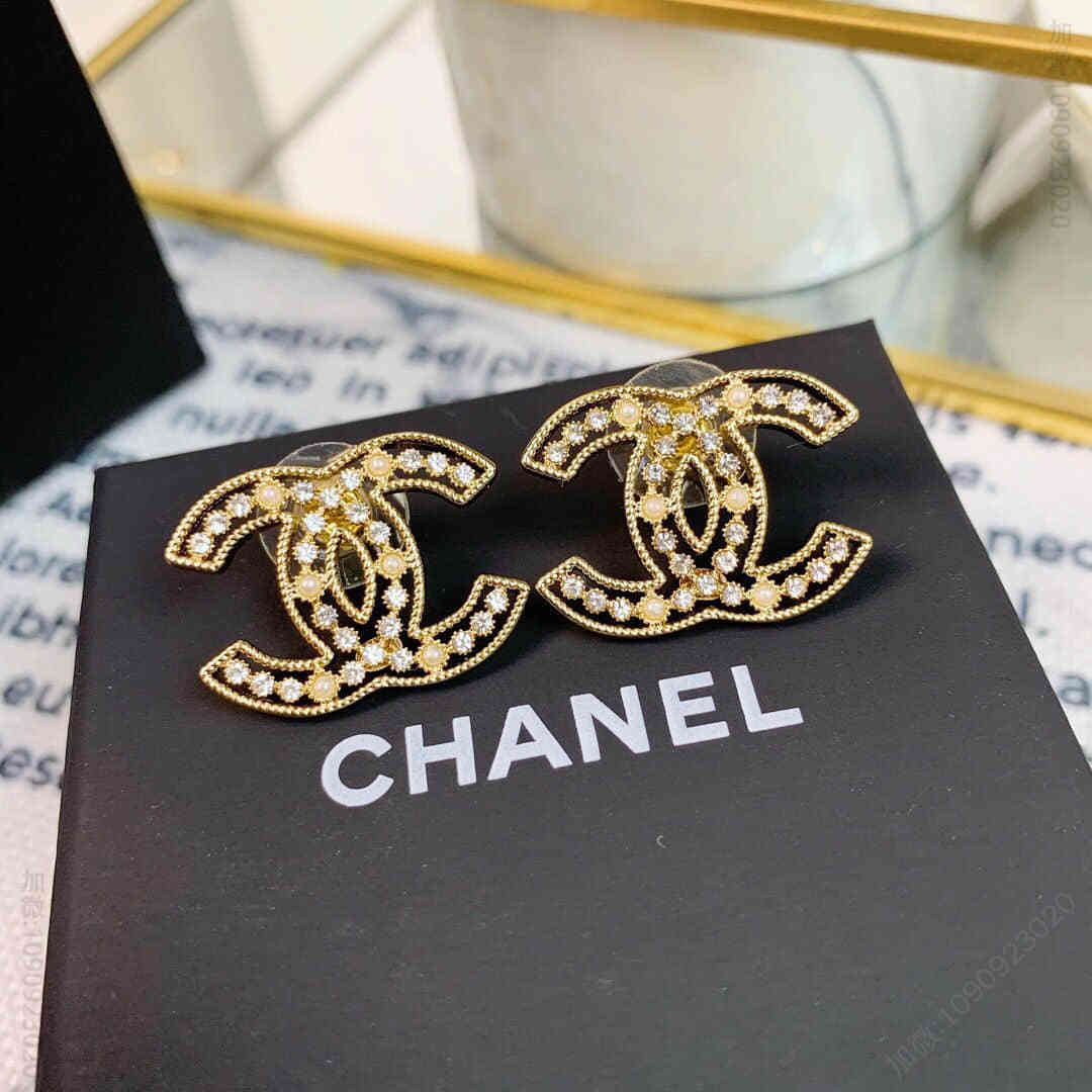 新款 CHANEL香奈儿双c水钻珍珠耳钉耳环