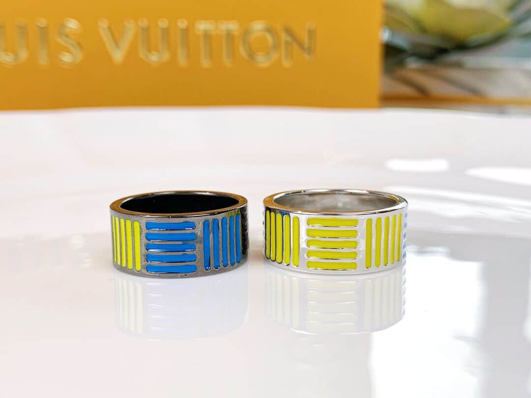 Louis Vuitton 路易威登 专柜一致黄铜材质lv戒指（美码678）