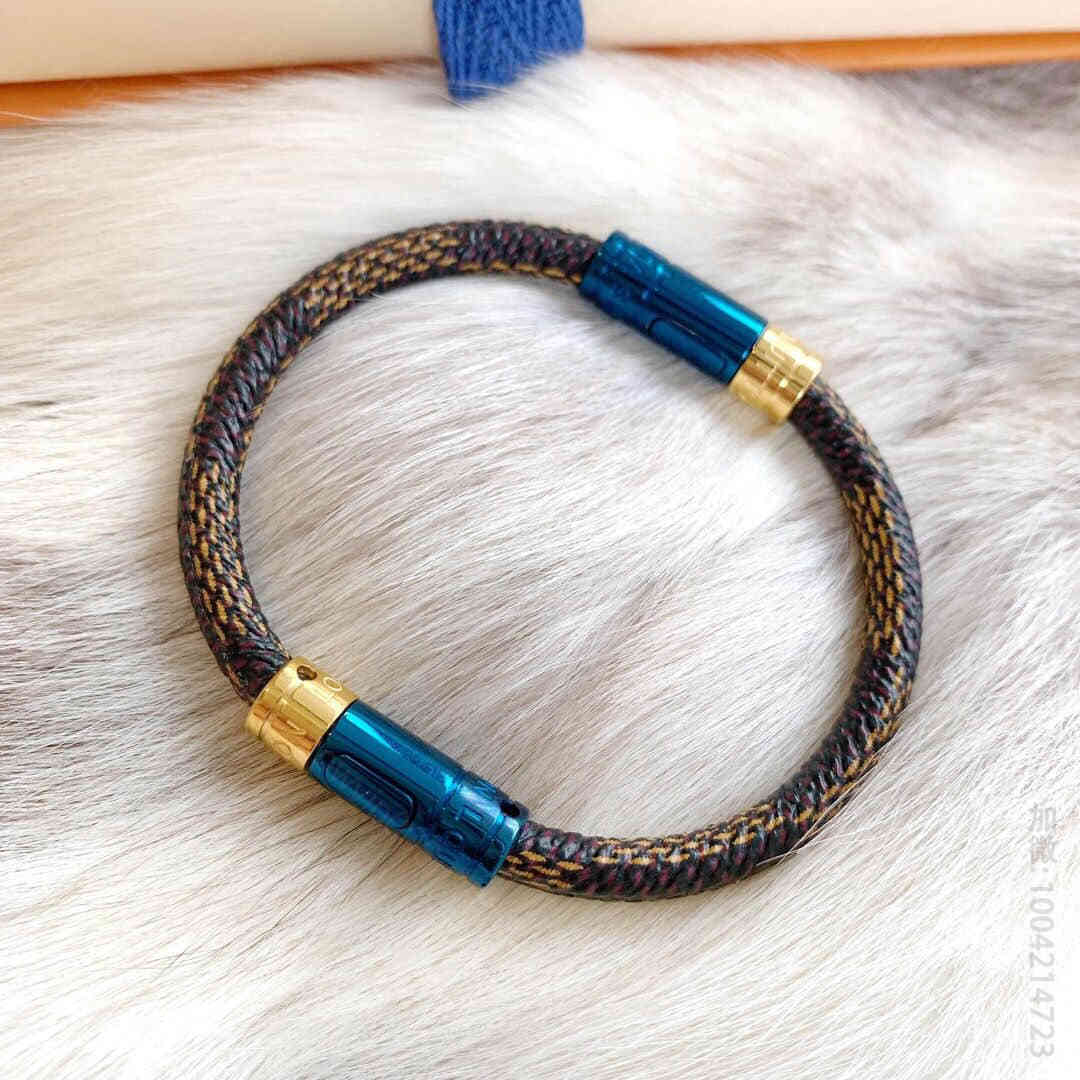 高仿LV手绳 LV手绳 Louis Vuitton 路易威登 LV格子皮绳手链 