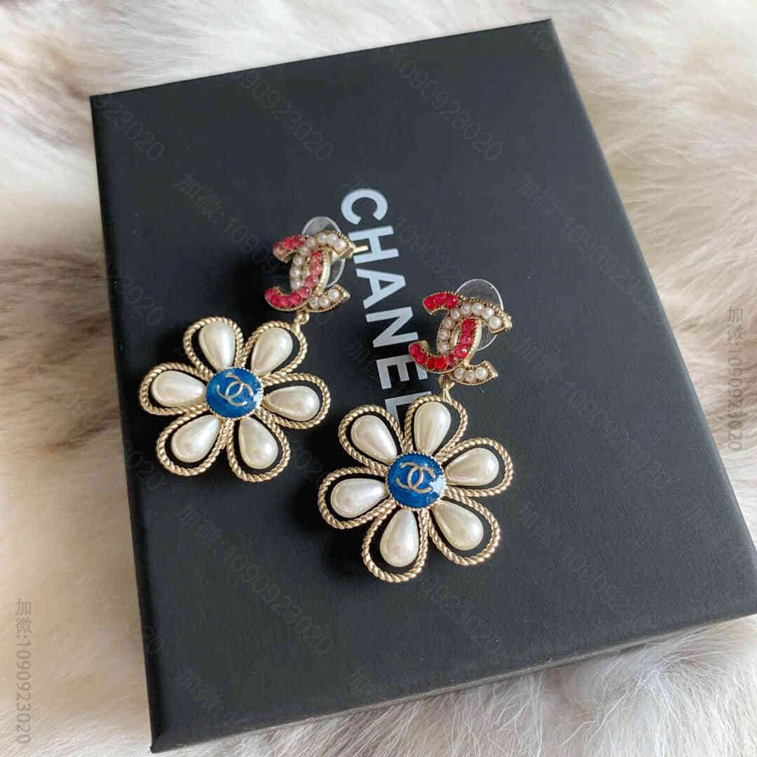 新款 CHANEL香奈儿双c花朵耳钉耳环