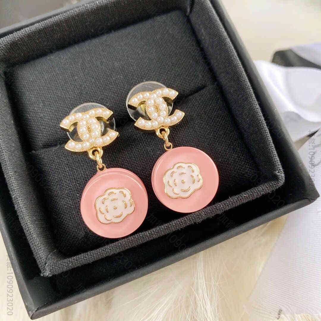 新款 CHANEL香奈儿粉色山茶花双c耳钉耳环