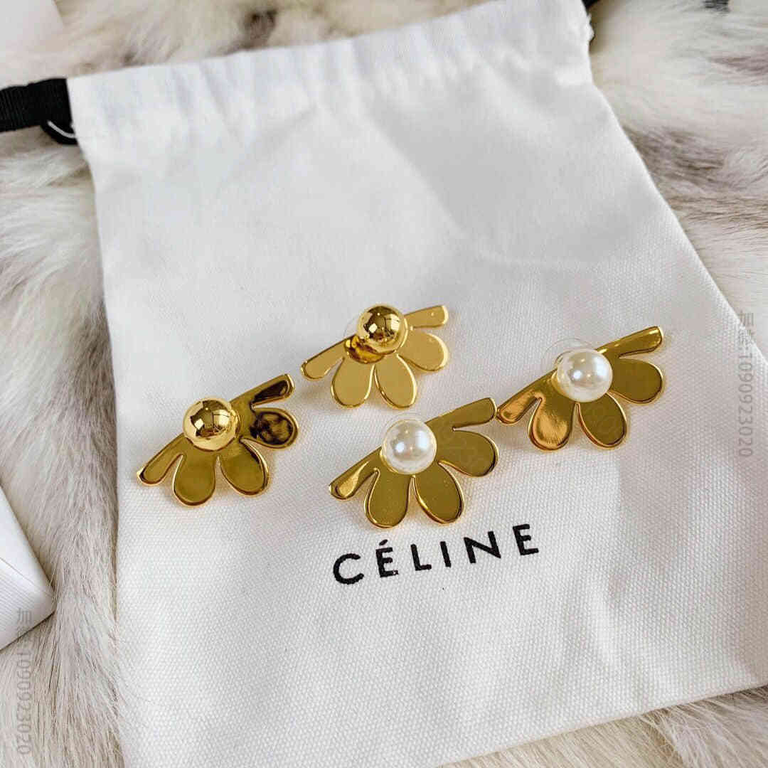 新款Celine赛琳珍珠耳钉耳环