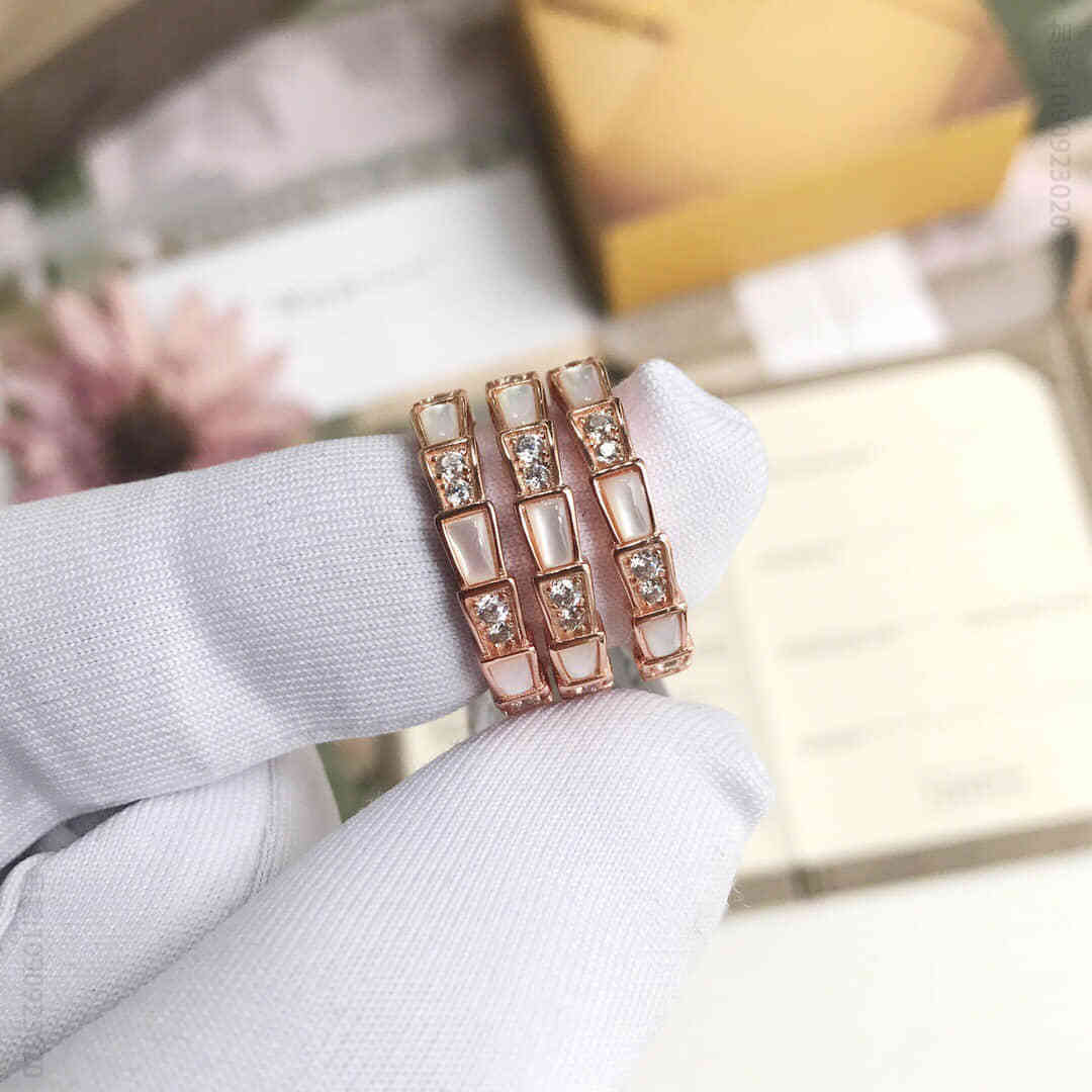 宝格丽BVLGARI 925纯银材质电镀18K真金蛇骨戒指（尺码5678码）
