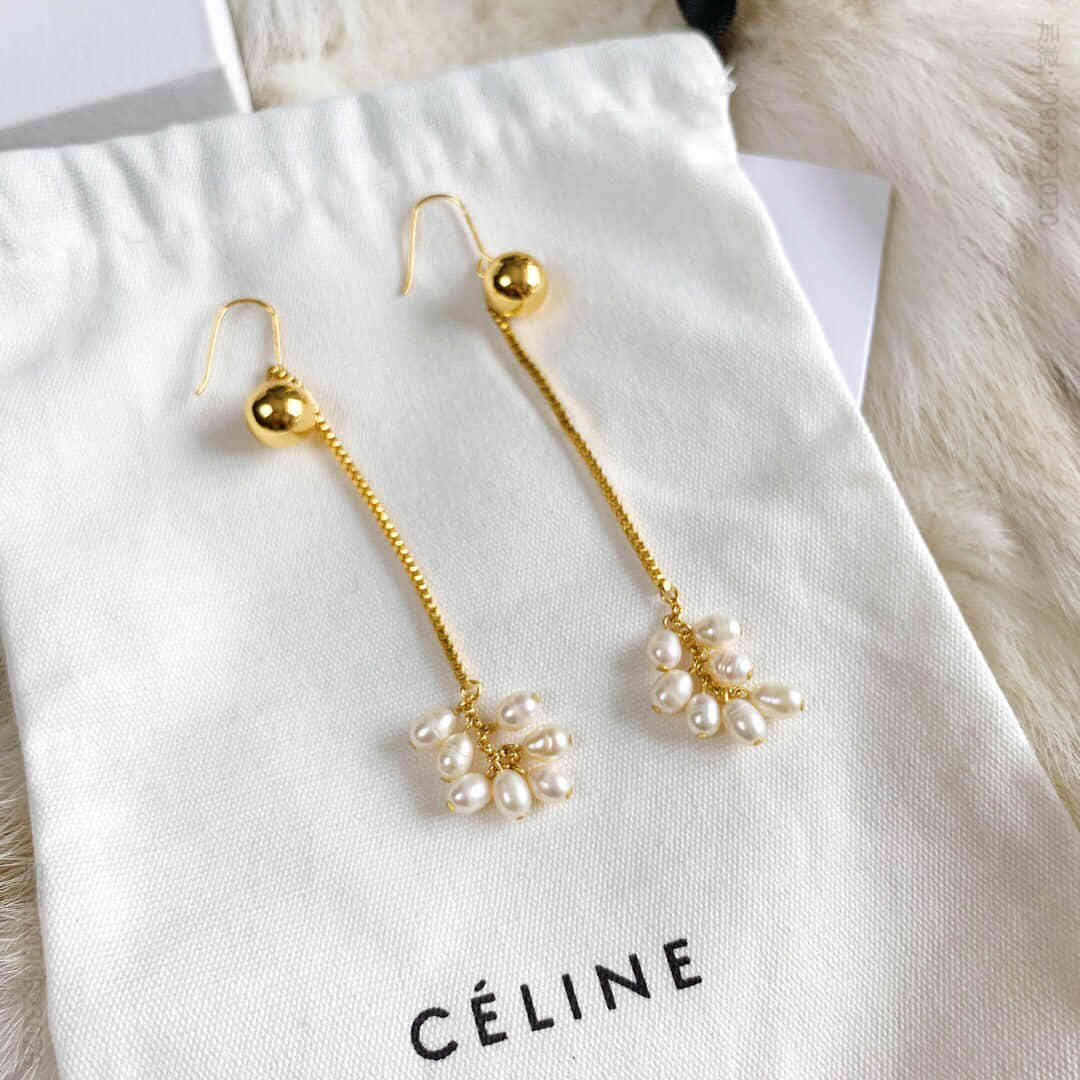 Celine赛琳长款珍珠耳钉耳环 名品赛琳耳环图片