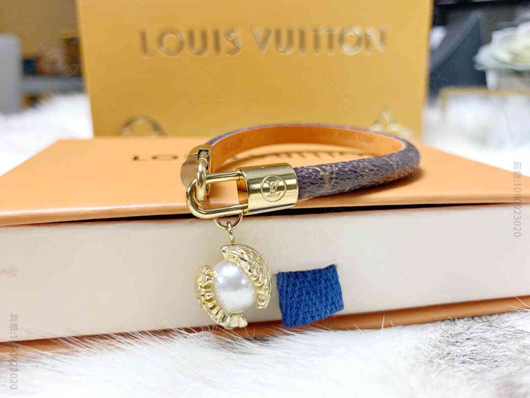 Louis Vuitton 路易威登 金色珍珠羽毛手链手绳