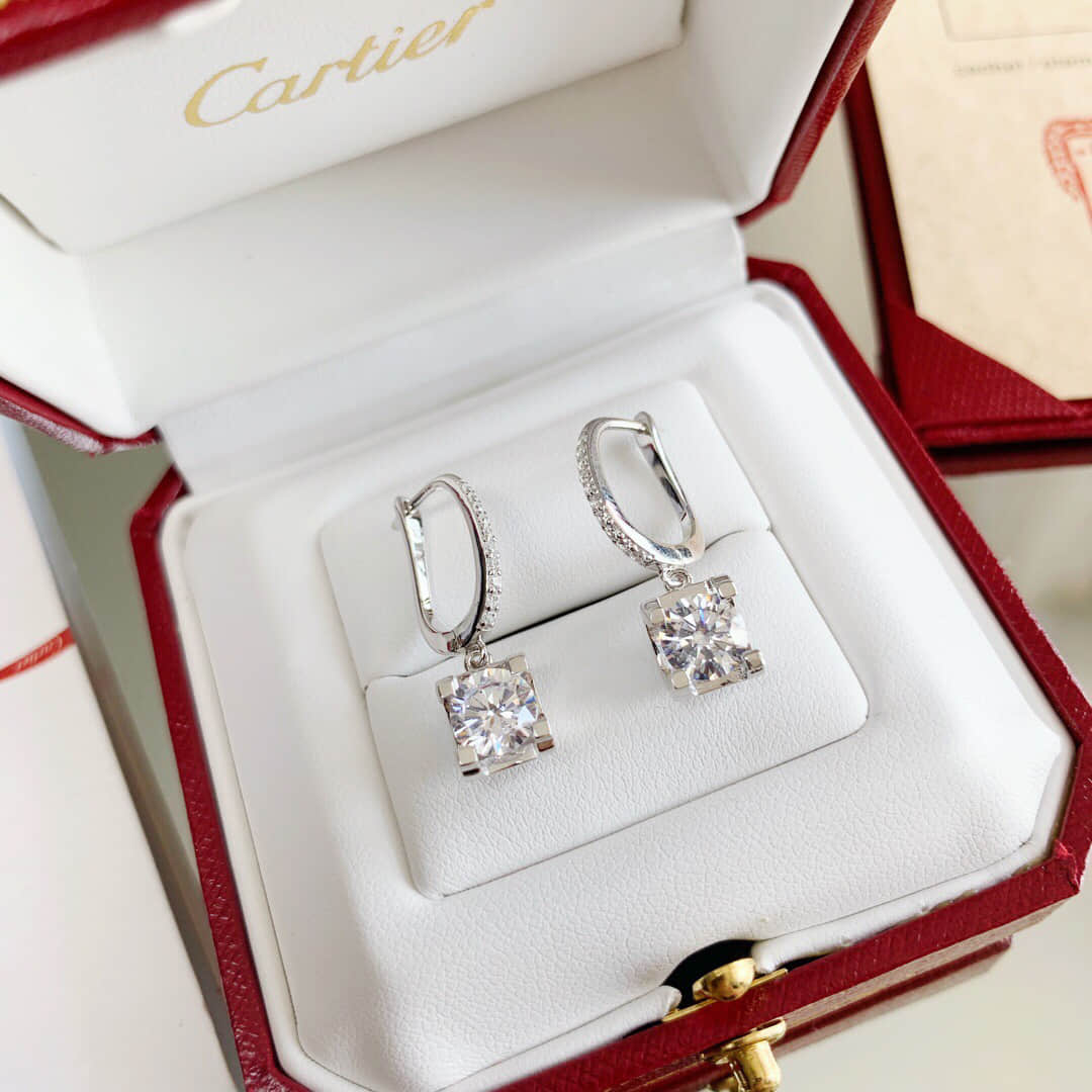 卡地亚Cartier 进口纯银材质电镀白金层牛角带钻耳钉耳环