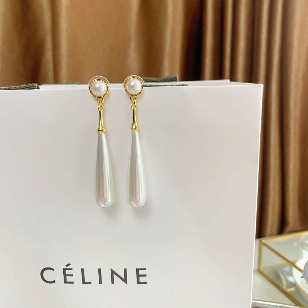 新款Celine赛琳水滴形珍珠耳钉耳环