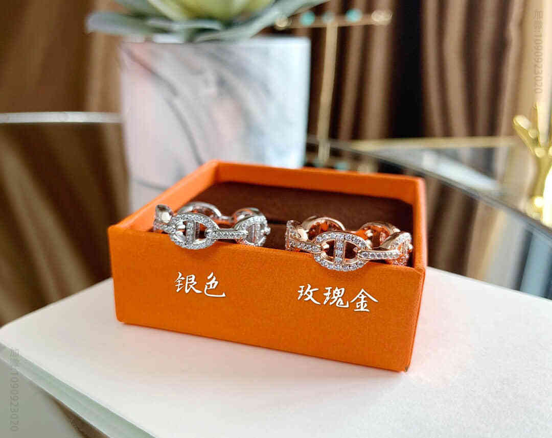 爱马仕HERMES 925纯银材质电镀白金层链条戒指(678码)
