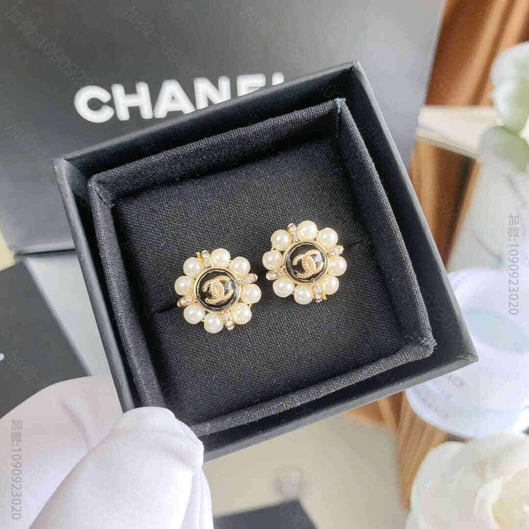 新款 CHANEL香奈儿双c珍珠耳钉