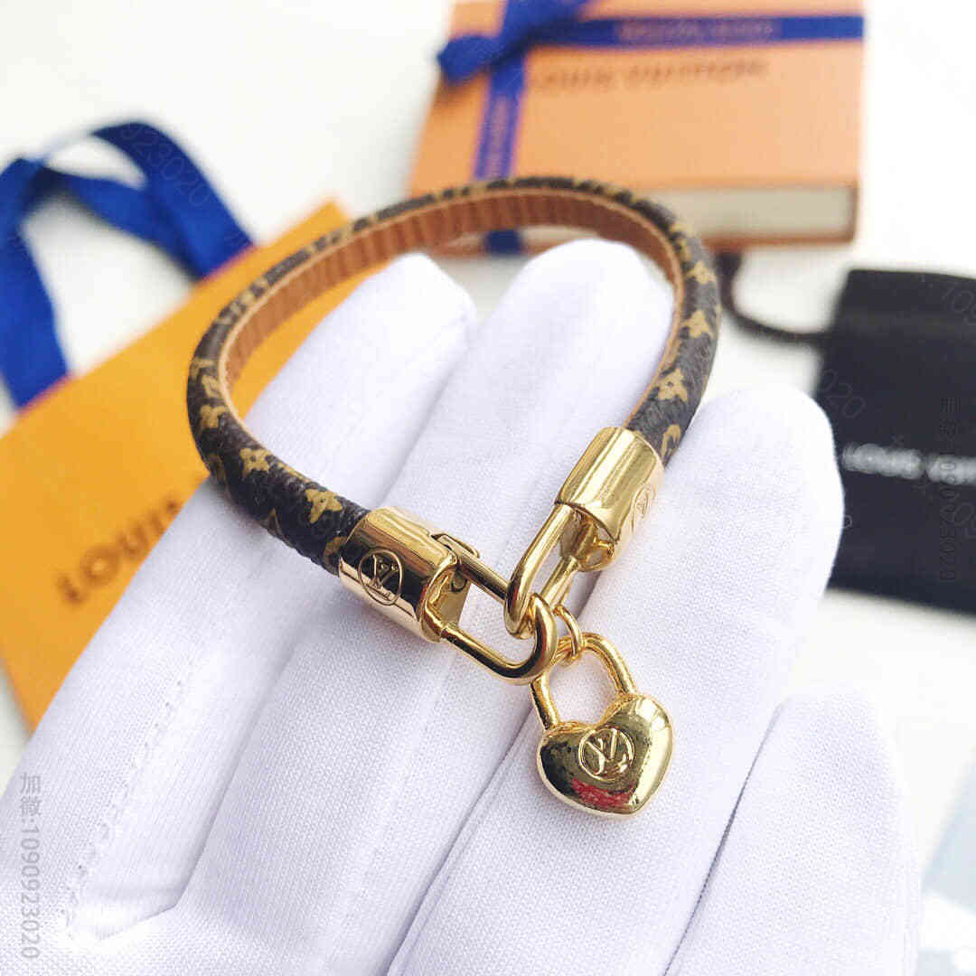 Louis Vuitton 路易威登 LV老花爱心手链
