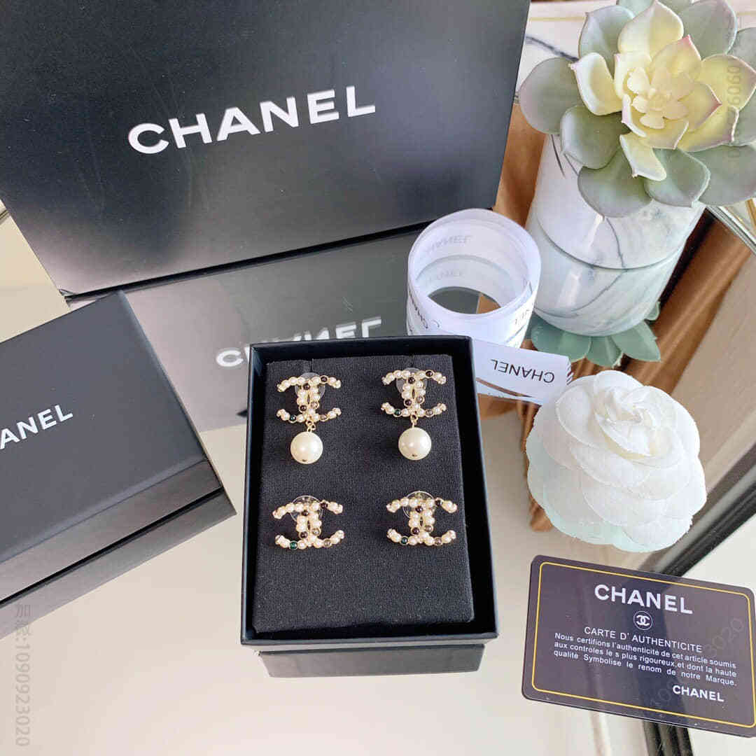新款 CHANEL香奈儿双c珍珠款耳钉款耳环