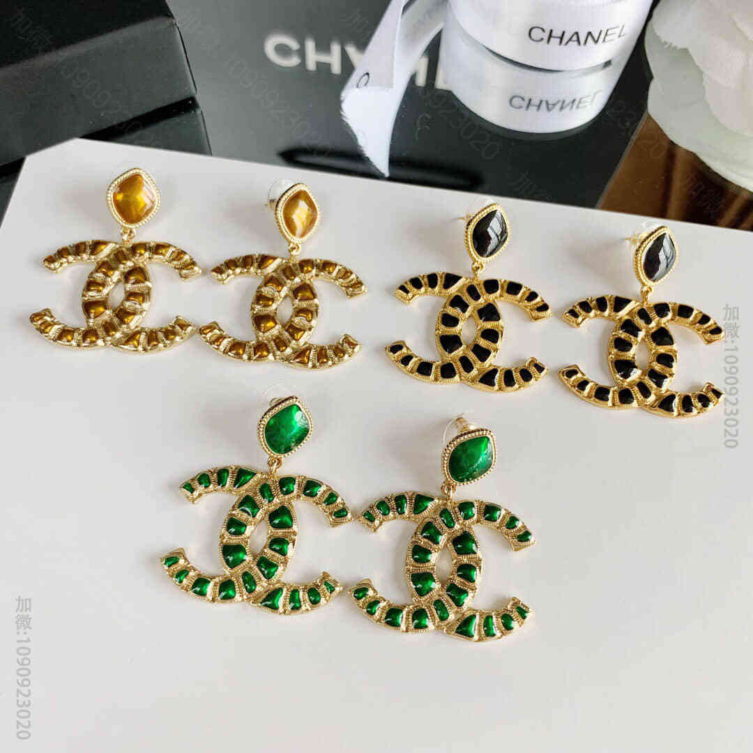 19新款 CHANEL香奈儿金色大logo双c吊坠耳钉耳环